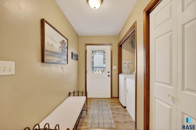 46633 278th St Street, Lennox, SD 57039