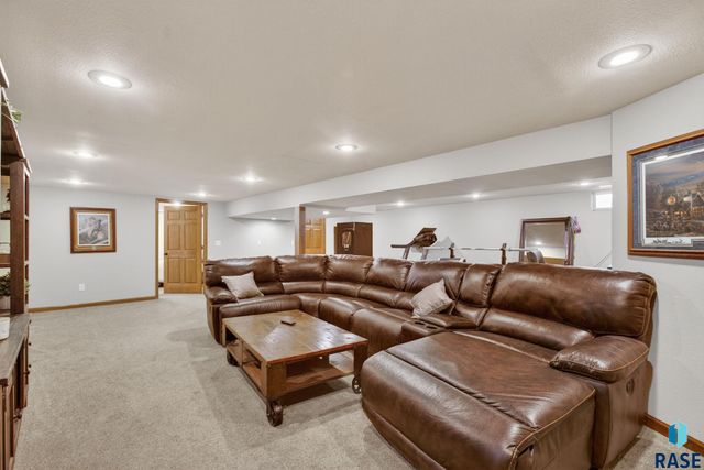 46633 278th St Street, Lennox, SD 57039