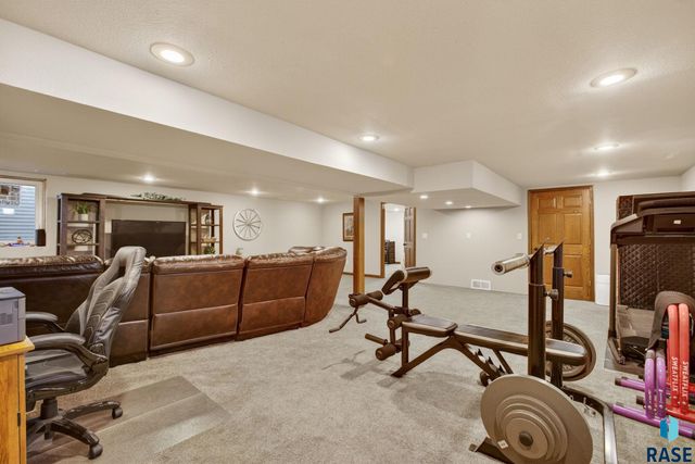 46633 278th St Street, Lennox, SD 57039