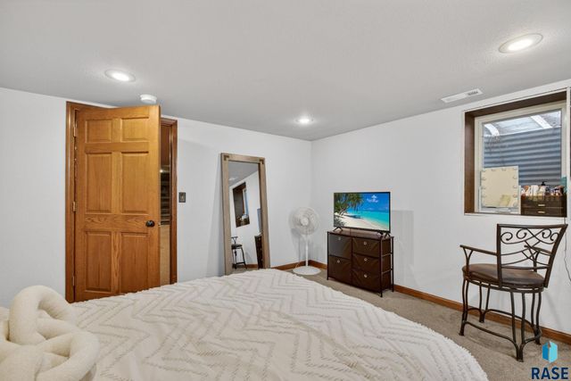 46633 278th St Street, Lennox, SD 57039