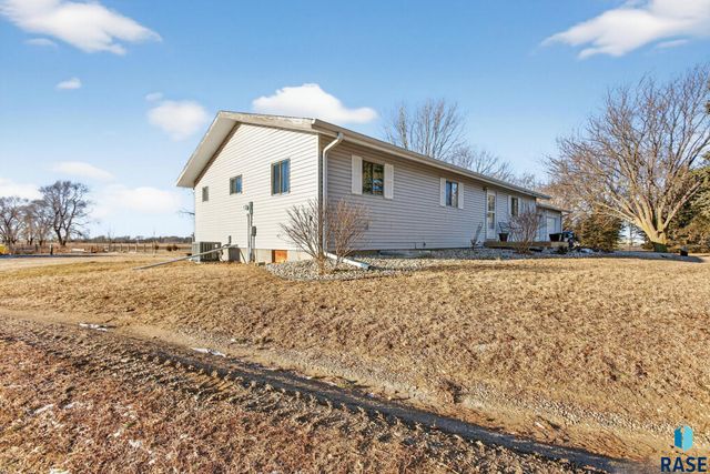 46633 278th St Street, Lennox, SD 57039