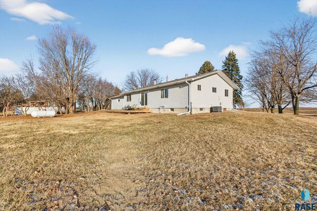 46633 278th St Street, Lennox, SD 57039