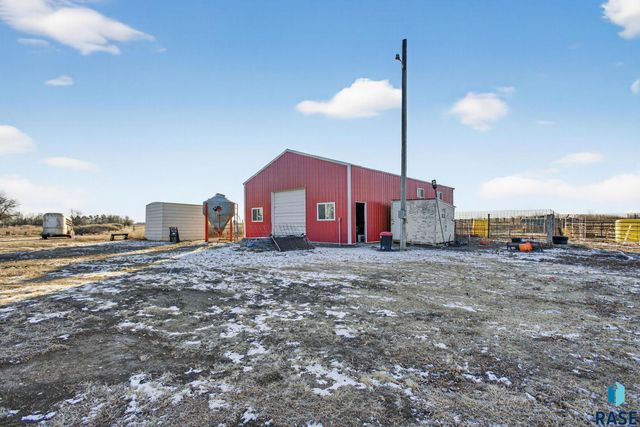 46633 278th St Street, Lennox, SD 57039