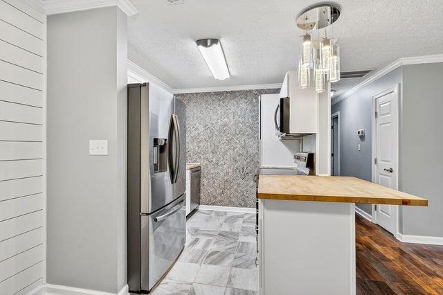 4419 Hammerton Drive, 13D, Columbus, OH 43228