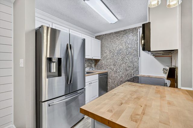 4419 Hammerton Drive, 13D, Columbus, OH 43228