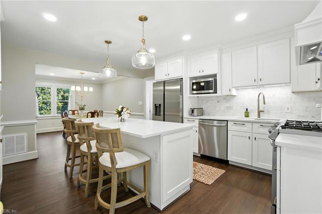 6267 Taylor DR, Norfolk, VA 23502