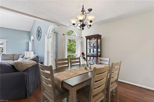 457 E Lake CIR, Chesapeake, VA 23322