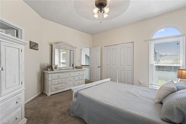 457 E Lake CIR, Chesapeake, VA 23322