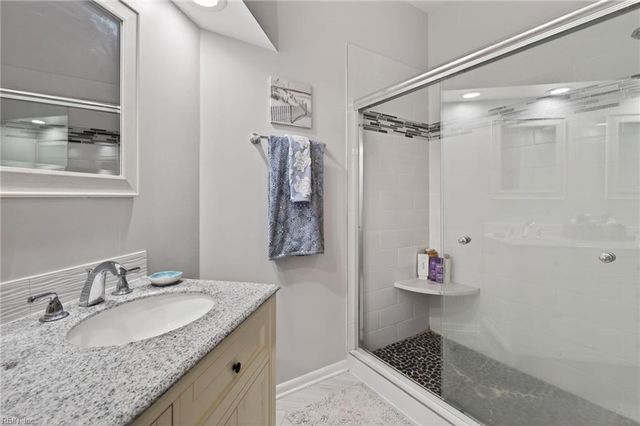 457 E Lake CIR, Chesapeake, VA 23322