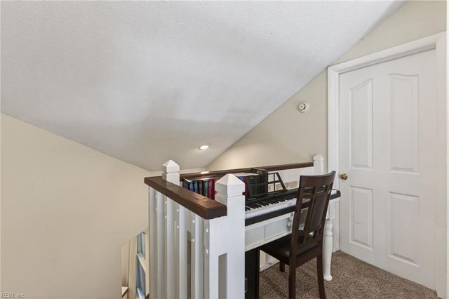 457 E Lake CIR, Chesapeake, VA 23322