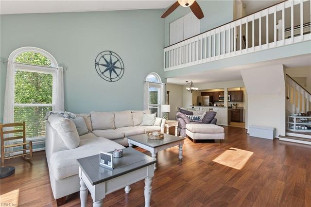 457 E Lake CIR, Chesapeake, VA 23322
