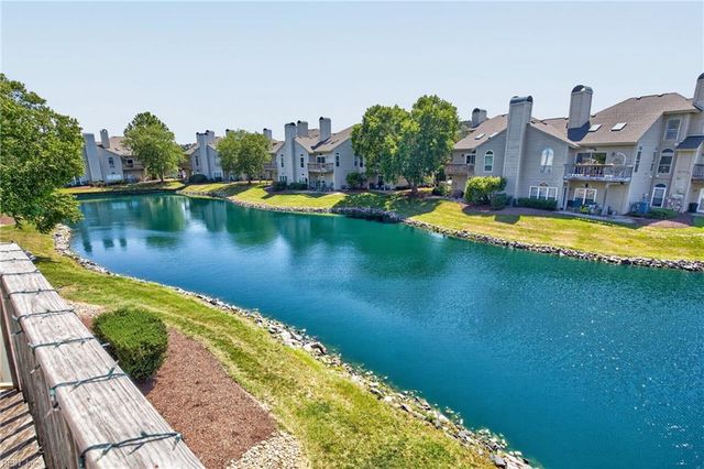 457 E Lake CIR, Chesapeake, VA 23322
