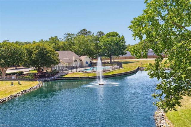 457 E Lake CIR, Chesapeake, VA 23322