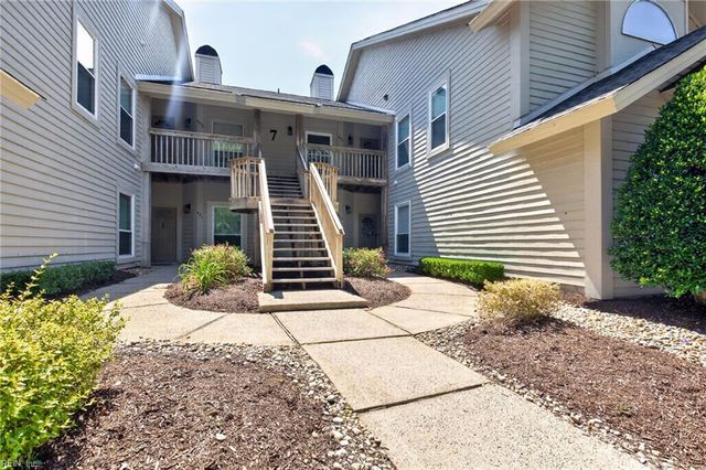 457 E Lake CIR, Chesapeake, VA 23322