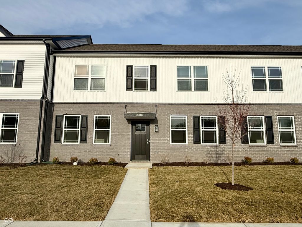 6104 Cascades Drive, Whitestown, IN 46075