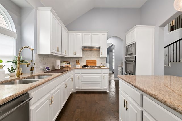 2832 Arenoso, Grand Prairie, TX 75054