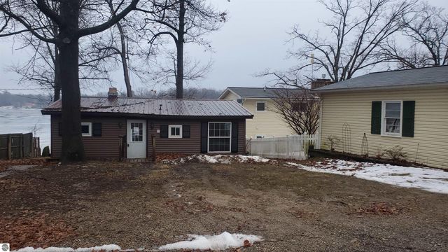 1361 N Crooked Lake Drive, Lake, MI 48632