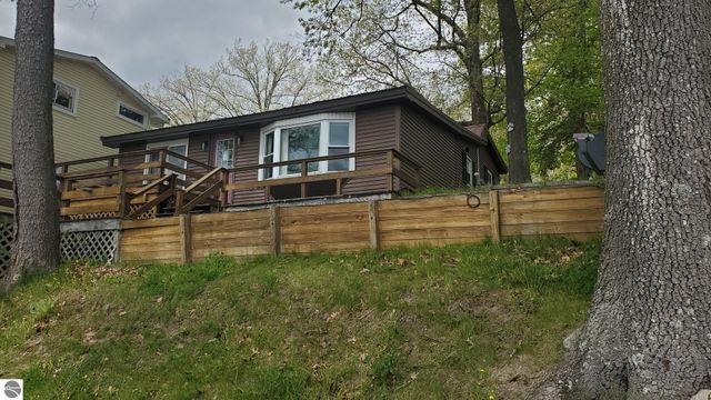 1361 N Crooked Lake Drive, Lake, MI 48632
