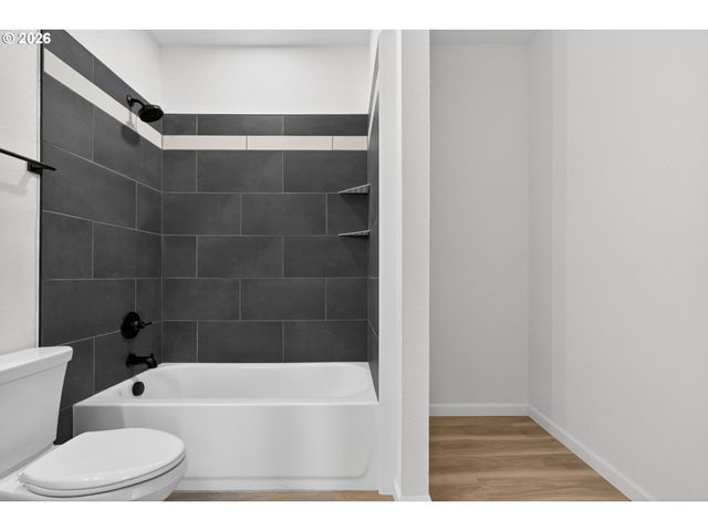 708 N KILLINGSWORTH St 9, Portland, OR 97217