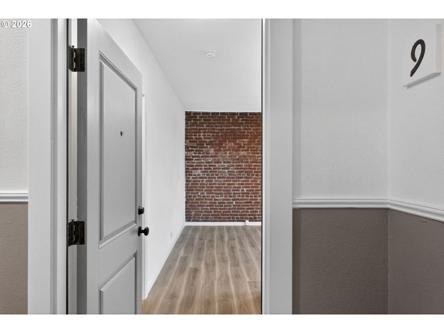 708 N KILLINGSWORTH St 9, Portland, OR 97217