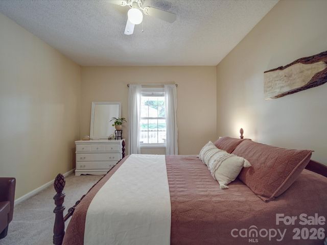 215 6th Street, Belmont, NC 28012