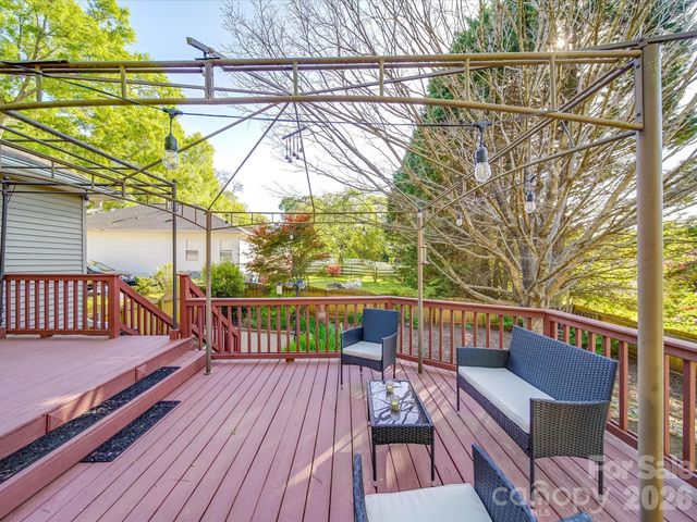215 6th Street, Belmont, NC 28012