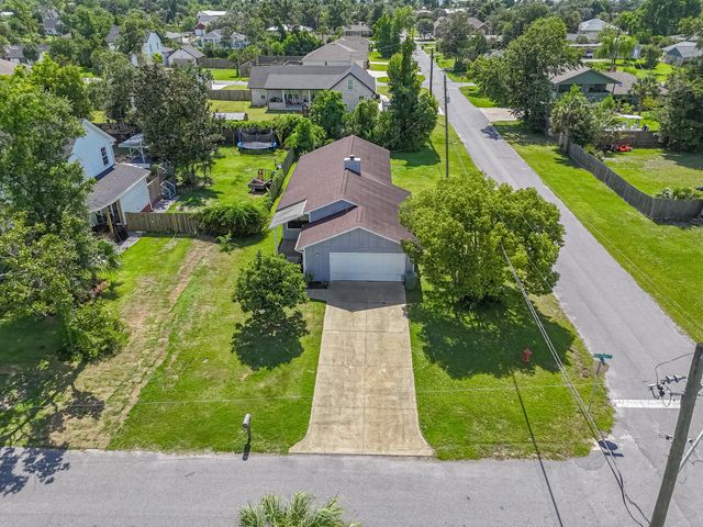 300 Georgia Avenue, Lynn Haven, FL 32444