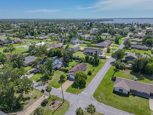 300 Georgia Avenue, Lynn Haven, FL 32444