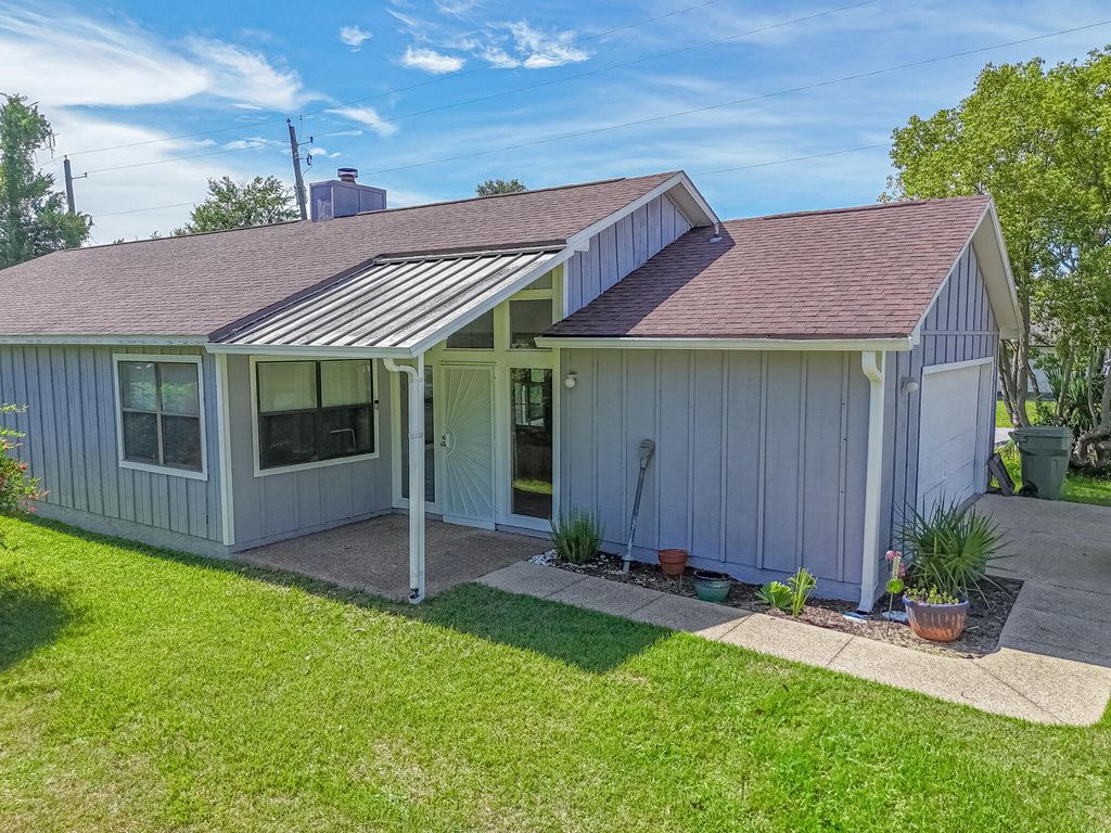 300 Georgia Avenue, Lynn Haven, FL 32444