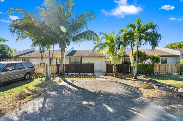 1328 Woodpecker St, Homestead, FL 33035