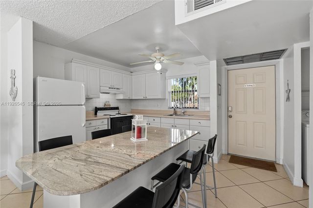 1328 Woodpecker St, Homestead, FL 33035