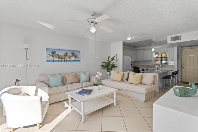 1328 Woodpecker St, Homestead, FL 33035