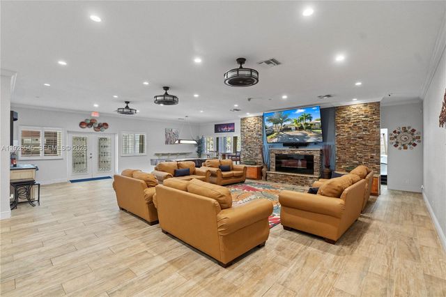 1328 Woodpecker St, Homestead, FL 33035