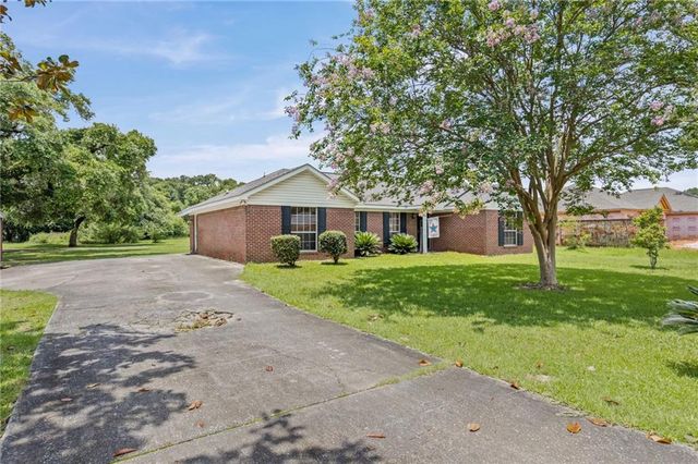 5665 Orchard Street, Satsuma, AL 36572