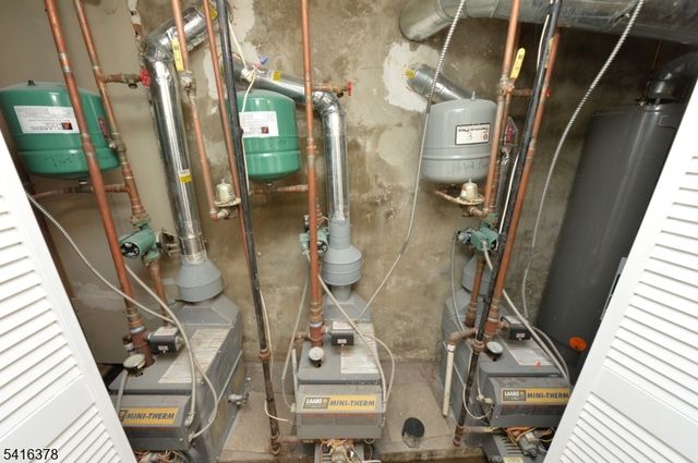 45 Hedden Ter, Newark City, NJ 07108