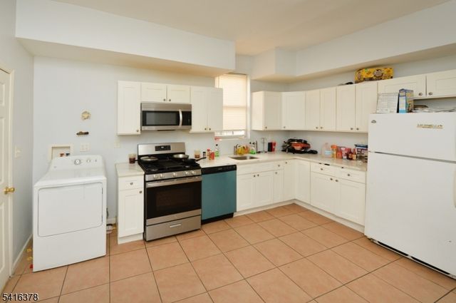 45 Hedden Ter, Newark City, NJ 07108