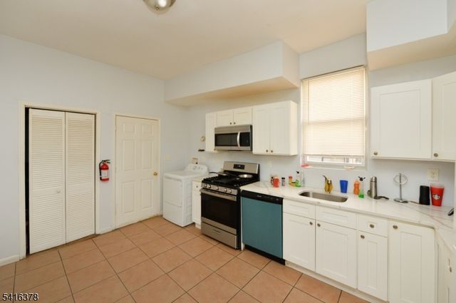 45 Hedden Ter, Newark City, NJ 07108