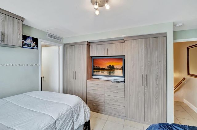 5401 Collins Ave 340, Miami Beach, FL 33140