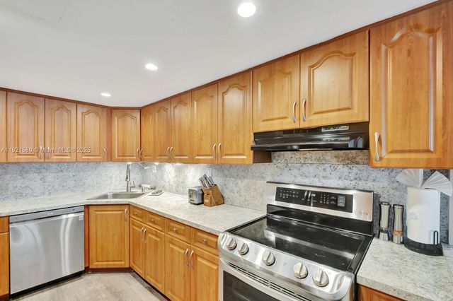 5401 Collins Ave 340, Miami Beach, FL 33140