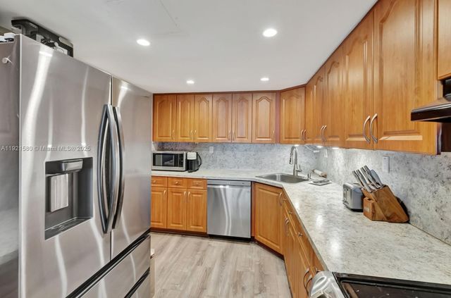 5401 Collins Ave 340, Miami Beach, FL 33140