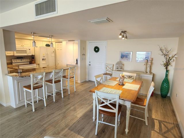 500 TREASURE ISLAND CAUSEWAY 211, Treasure Island, FL 33706