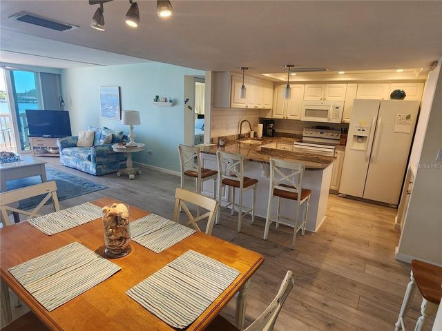 500 TREASURE ISLAND CAUSEWAY 211, Treasure Island, FL 33706