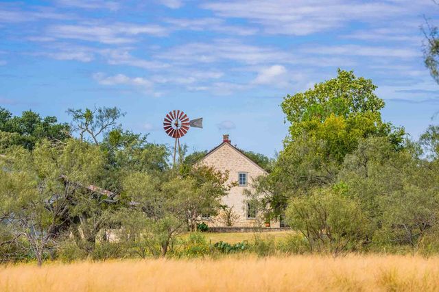 6754 N Grape Creek Rd., Fredericksburg, TX 78625