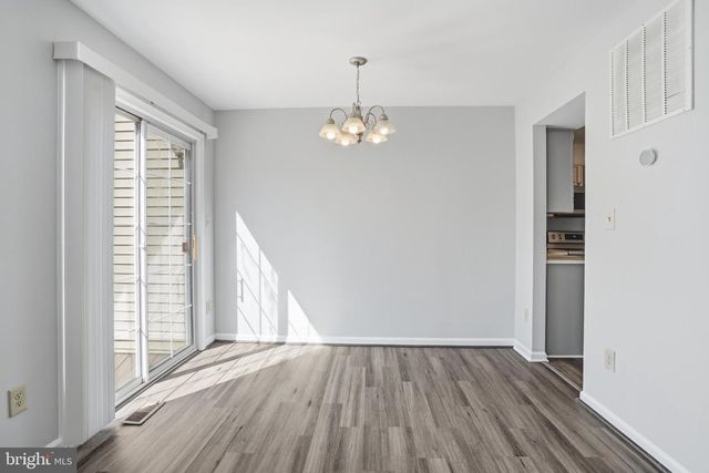 6185 STONEPATH CIR, Centreville, VA 20120