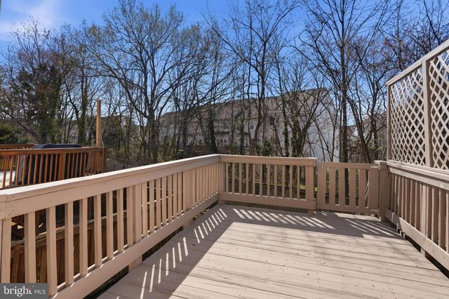 6185 STONEPATH CIR, Centreville, VA 20120