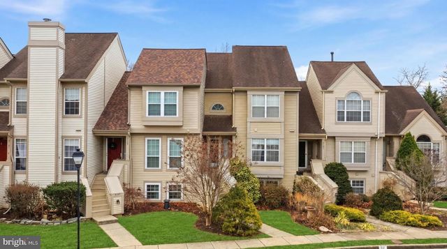 6185 STONEPATH CIR, Centreville, VA 20120