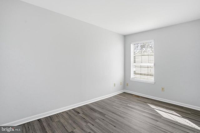 6185 STONEPATH CIR, Centreville, VA 20120