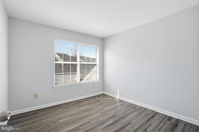 6185 STONEPATH CIR, Centreville, VA 20120