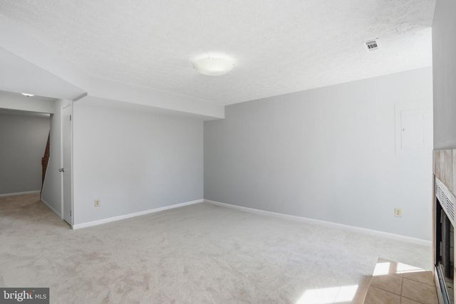 6185 STONEPATH CIR, Centreville, VA 20120