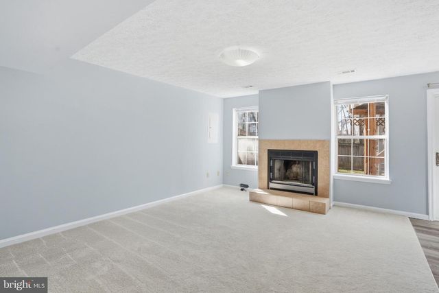 6185 STONEPATH CIR, Centreville, VA 20120